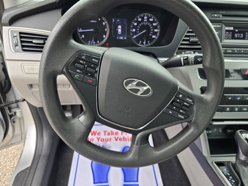 Used 2017 Hyundai Sonata SE image 12