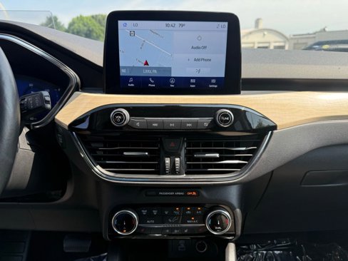 Used 2022 Ford Escape Titanium image 20