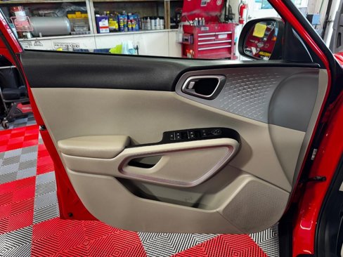 Used 2022 Kia Soul LX w/ Technology Package image 13