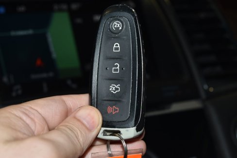 Used 2018 Ford Taurus Limited image 17