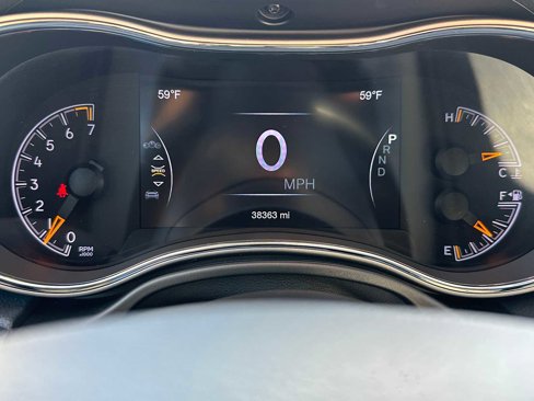 Used 2020 Jeep Grand Cherokee Limited w/ Luxury Group II image 25
