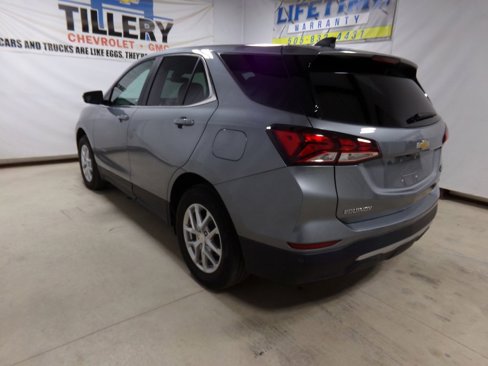 Used 2023 Chevrolet Equinox LT w/ Driver Convenience Package image 4