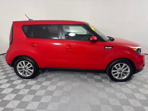 Used 2018 Kia Soul + image 4