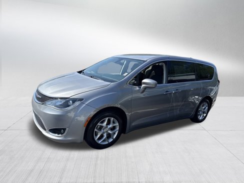 Used 2018 Chrysler Pacifica Touring Plus w/ Tire & Wheel Group image 7