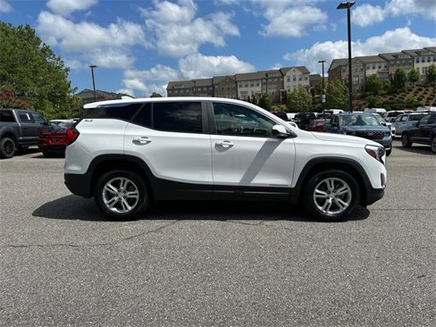 Used 2021 GMC Terrain SLE image 8