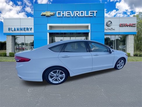 Used 2018 Ford Fusion SE image 9
