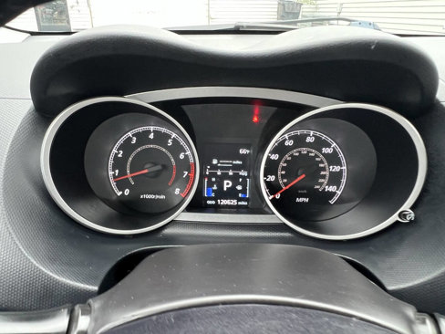Used 2012 Mitsubishi Outlander SE image 29
