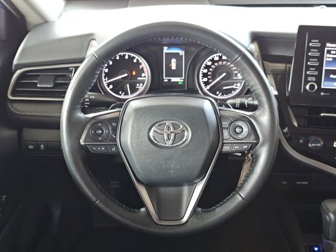 Used 2024 Toyota Camry SE w/ Cold Weather Package image 21