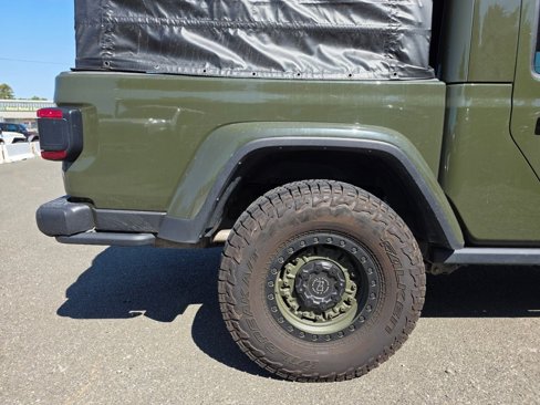 Used 2021 Jeep Gladiator Rubicon image 10