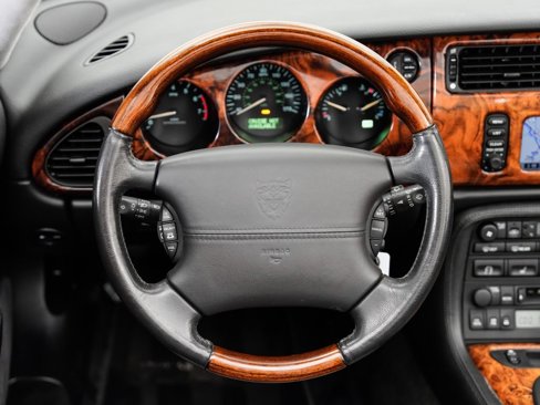 Used 2003 Jaguar XK8 Convertible image 12