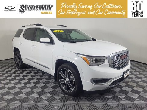 Used 2019 GMC Acadia Denali image 1