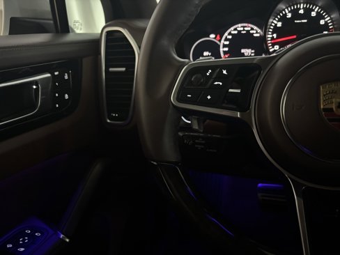 Certified 2023 Porsche Cayenne S image 23