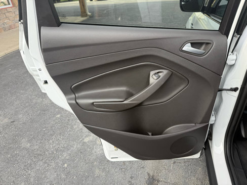 Used 2016 Ford Escape SE image 16