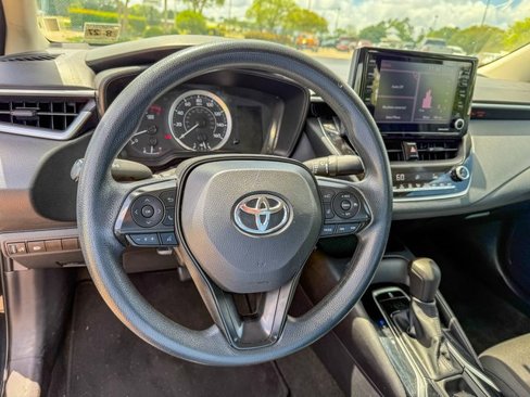 Used 2022 Toyota Corolla LE image 9