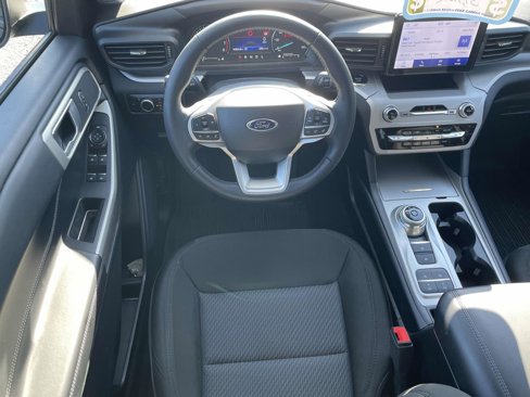 Used 2023 Ford Explorer XLT image 19