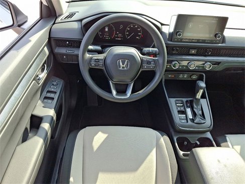 Used 2025 Honda CR-V EX image 11