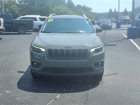 Used 2021 Jeep Cherokee Latitude Lux image 2