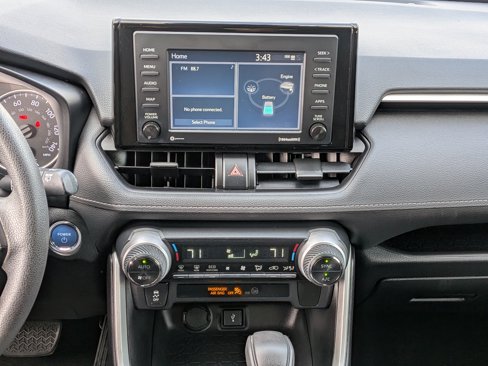 Used 2021 Toyota RAV4 XLE image 3