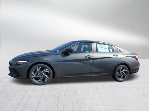 New 2025 Hyundai Elantra Sport image 5