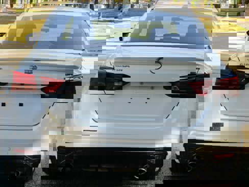 Used 2025 Nissan Altima 2.5 SR w/ SR Premium Package image 3