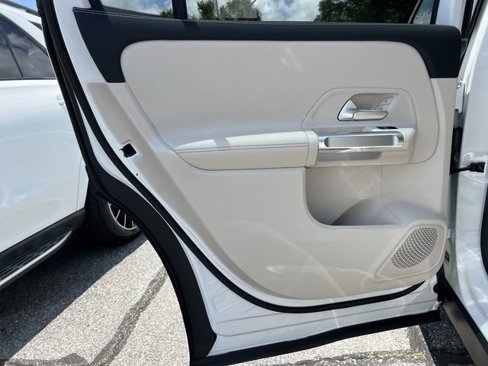 Used 2023 Mercedes-Benz GLB 250 image 34