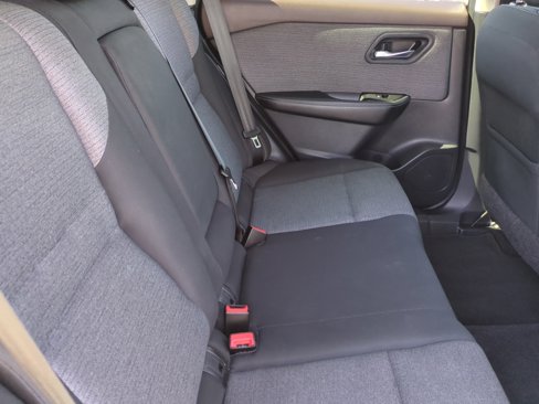 Used 2022 Nissan Rogue SV image 18