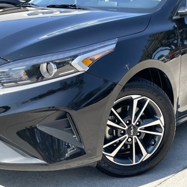 Used 2023 Kia Forte LXS image 8