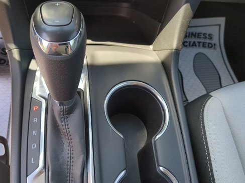 Used 2020 Chevrolet Equinox LS image 14