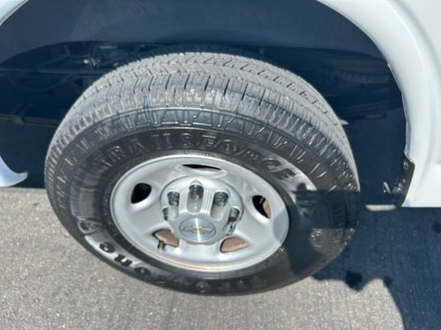 Used 2021 Chevrolet Express 2500 w/ Driver Convenience Package image 4