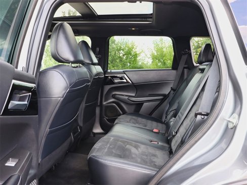 Used 2022 Mitsubishi Outlander SEL Black Edition image 16