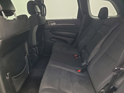 Used 2017 Jeep Grand Cherokee Laredo image 18