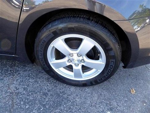 Used 2016 Chevrolet Cruze LT image 9