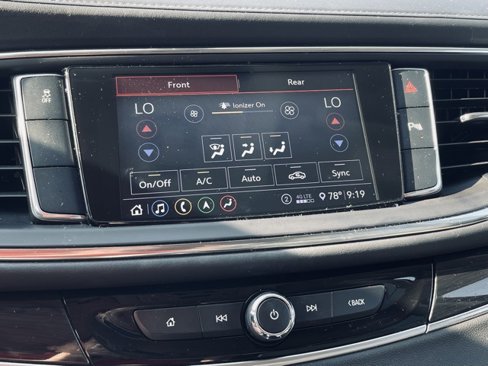 Used 2021 Buick Enclave Essence w/ Sound and Sites Package image 15