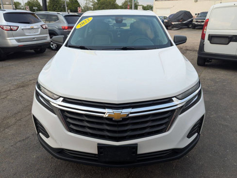 Used 2022 Chevrolet Equinox LS image 2