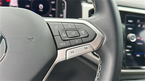 Used 2022 Volkswagen Atlas Cross Sport SE image 26