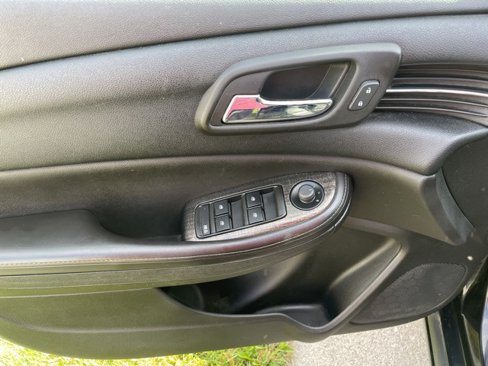 Used 2014 Chevrolet Malibu LT image 11