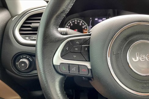 Used 2017 Jeep Renegade Latitude image 22