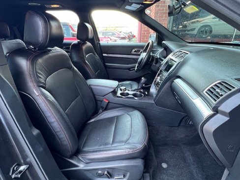 Used 2017 Ford Explorer Sport image 19