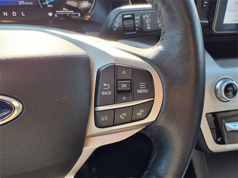 Used 2022 Ford Explorer XLT w/ Equipment Group 202A image 11