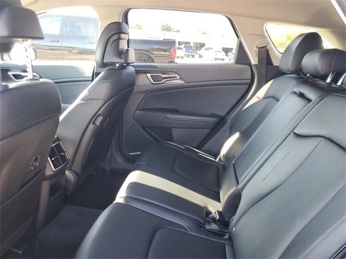 Used 2025 Kia Sportage EX image 9