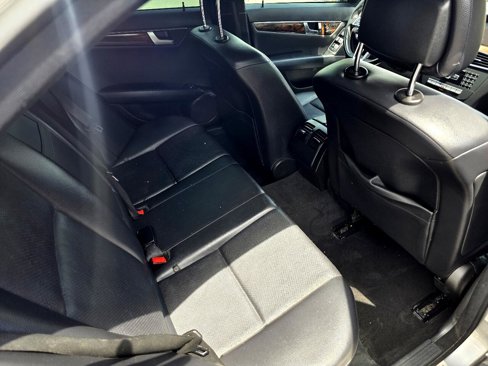 Used 2012 Mercedes-Benz C 250 Sport image 8