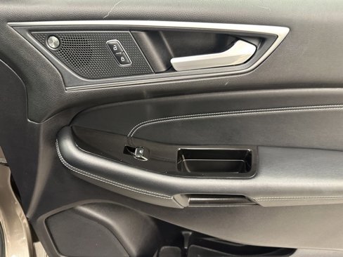Used 2019 Ford Edge Titanium w/ Equipment Group 301A image 11
