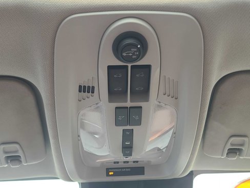 Used 2016 Chevrolet Equinox LTZ w/ Enhanced Convenience Package image 30