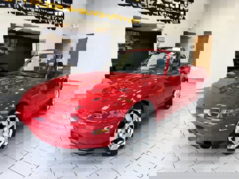 Used 1990 MAZDA MX-5 Miata image 1