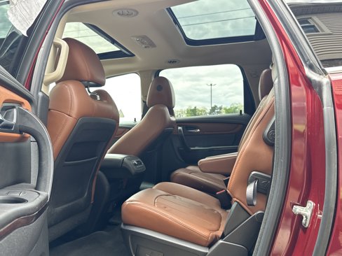 Used 2017 Chevrolet Traverse Premier image 10