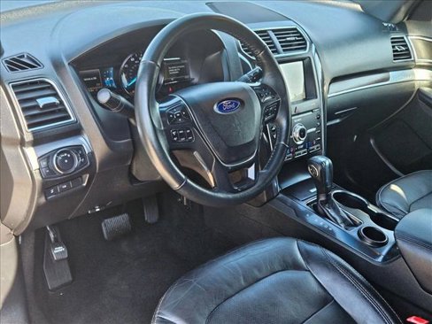 Used 2019 Ford Explorer Limited w/ Class III Trailer Tow Package image 10