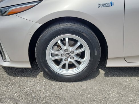 Used 2019 Toyota Prius Prime Advanced image 5