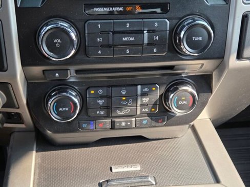 Used 2017 Ford F150 Lariat image 23