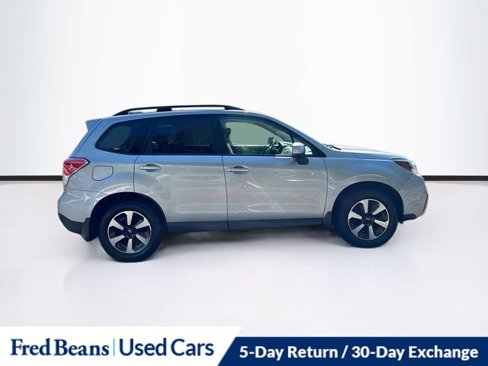 Used 2017 Subaru Forester 2.5i Premium image 9