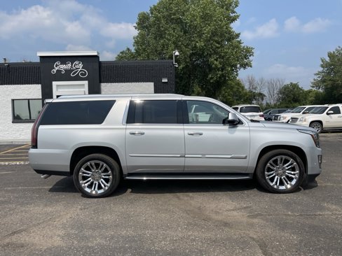 Used 2018 Cadillac Escalade ESV Premium Luxury w/ LPO, Radiant Package image 3